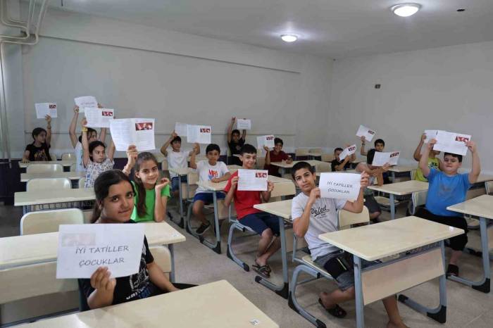 Aşırı Sıcakta Karne Hediyesi Serinletti