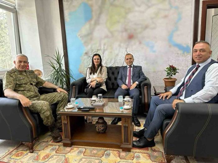 Emekli Astsubaylar Derneği Sorunlarını Komutana Anlattı