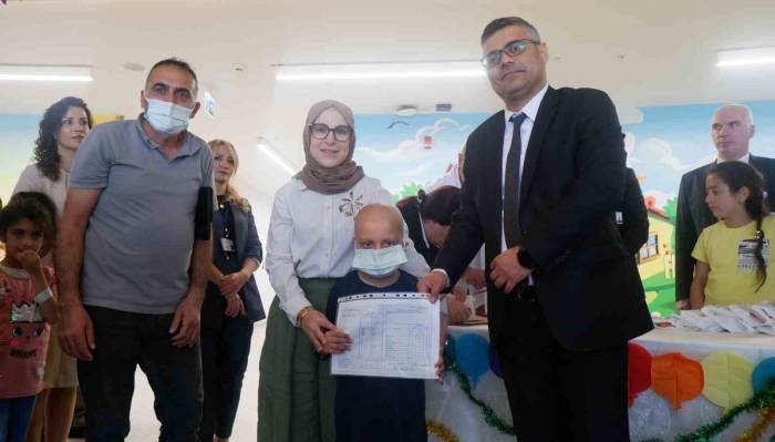 Hastane Okulunda Karne Günü Heyecanı