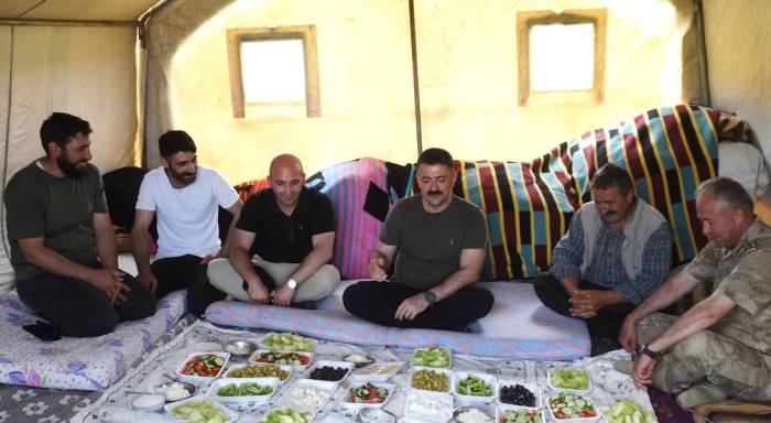 Tunceli Valisi Tekbıyıkoğlu, Yaylacılarla Bir Araya Geldi