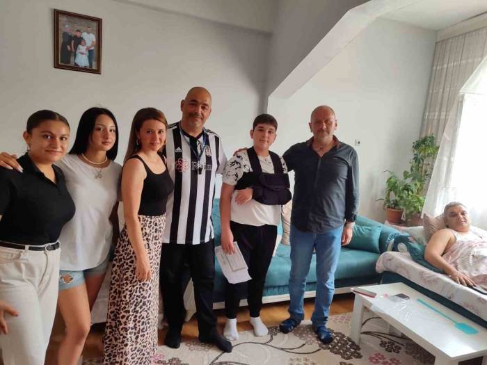 Trafik Kazasında Yaralanan Öğrencinin Evine Giderek Verdiler