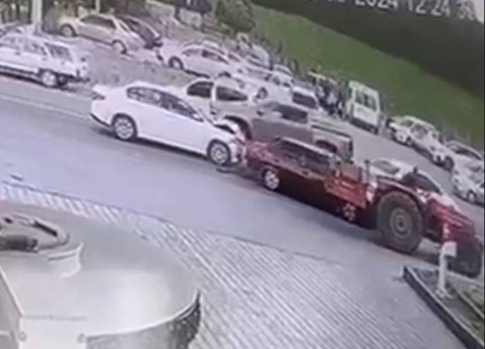 Facianın Eşiğinden Dönüldü: Yeni Doğan Bebeğin Bulunduğu Otomobil Kazaya Karıştı