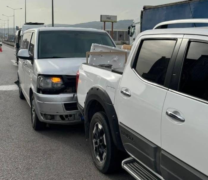 İnegöl’de 4 Araç Birbirine Girdi