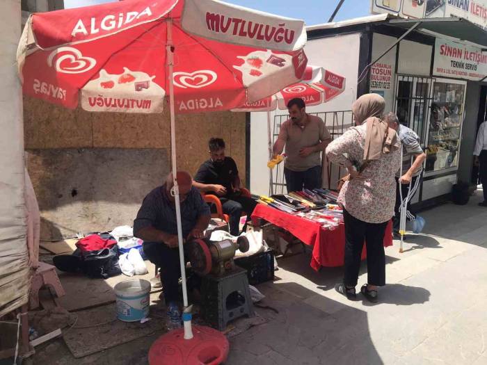 Konteyner Çarşıda Esnafın Bayram Mesaisi