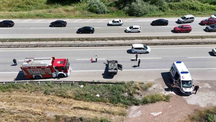 Ticari Araçla Çarpışan Otomobil 175 Metre Sürüklendi: 4 Yaralı