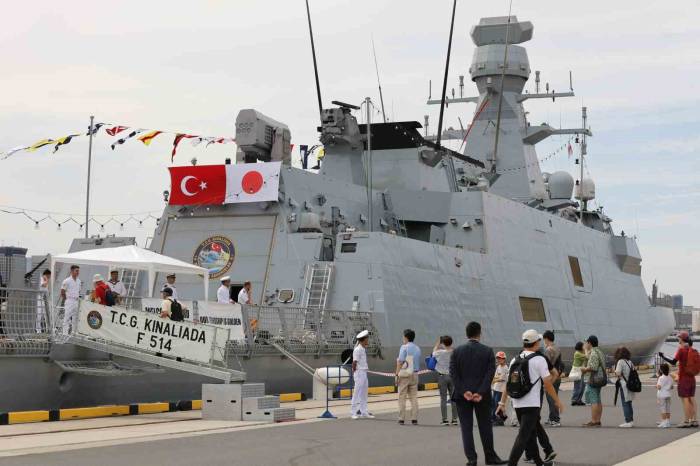 Tcg Kınalıada Korveti Japonya’da Halkın Ziyaretine Açıldı