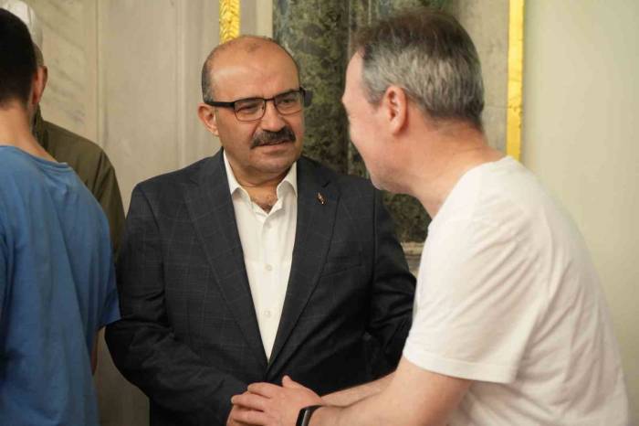 Balıkesir Protokolü Zağnos Paşa Cami’nde Buluştu