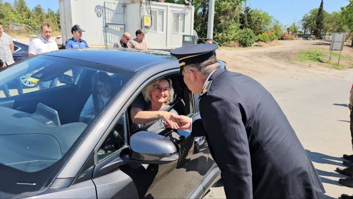 Edirne Emniyet Müdürü Karaburun, Vatandaşların Bayramını Kutladı