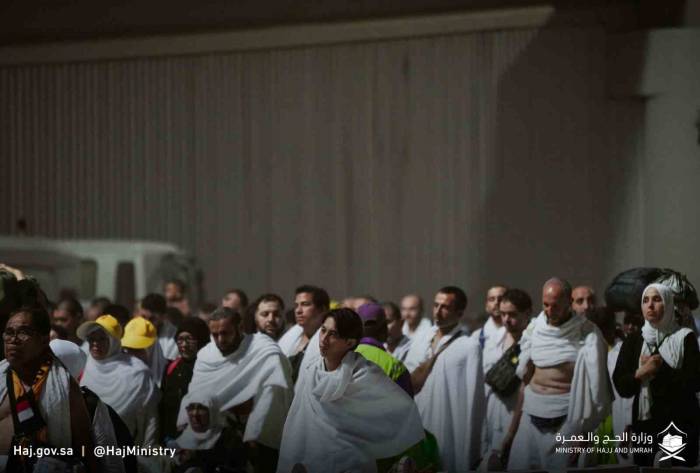 Hacılar Mina’da Şeytan Taşladı