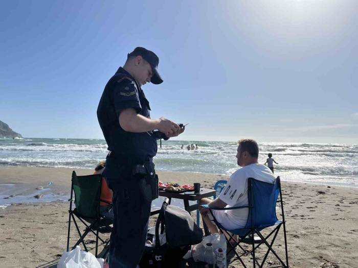 Yoğunluk Yaşanan Samandağ Sahilinde Vatandaşlara Boğulmalara Karşı Uyarı