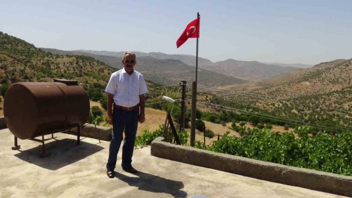 Her Babalar Günü’nde Şehit Edilen Ailesini Ziyaret Ediyor