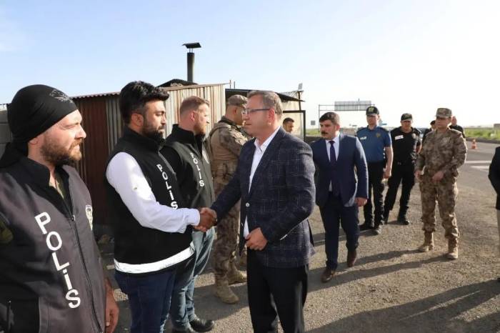 Kars’ta Bayramda 2 Bin 527 Polis Ve Jandarma Görevlendirildi