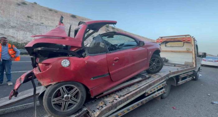 Şanlıurfa’da Yolcu Otobüsü İle Otomobil Çarpıştı: 1 Ölü, 2 Yaralı