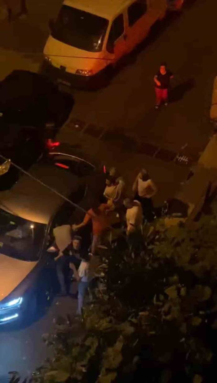 Şişli’de Sopalı Yol Verme Kavgası Kamerada