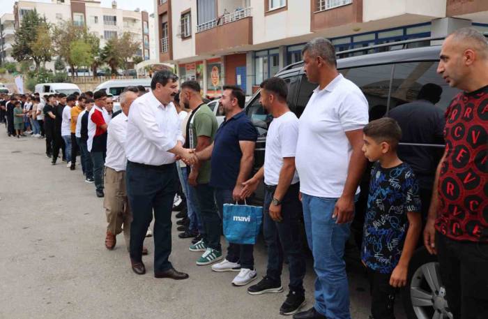 Başkan Yıldız, Vatandaşlarla Bayramlaştı, Kurban Kesim Yerlerini Ziyaret Etti