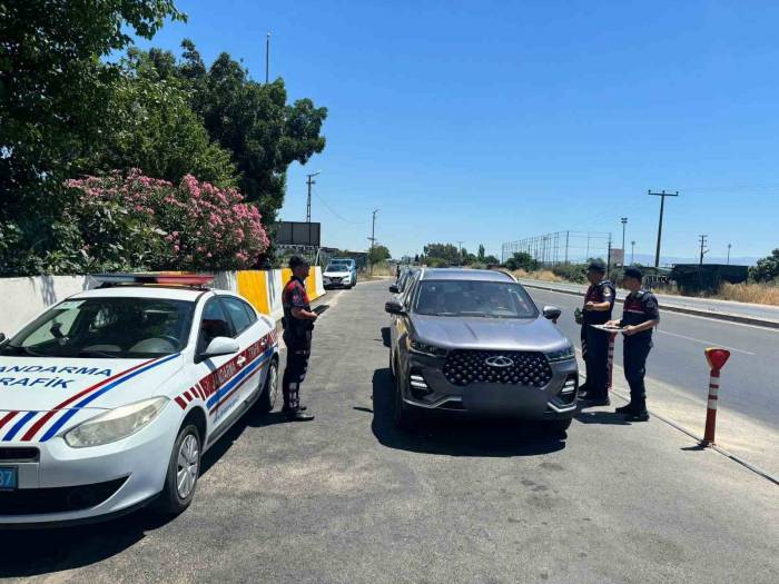 Jandarmadan Hız Ve Emniyet Kemeri Denetimi