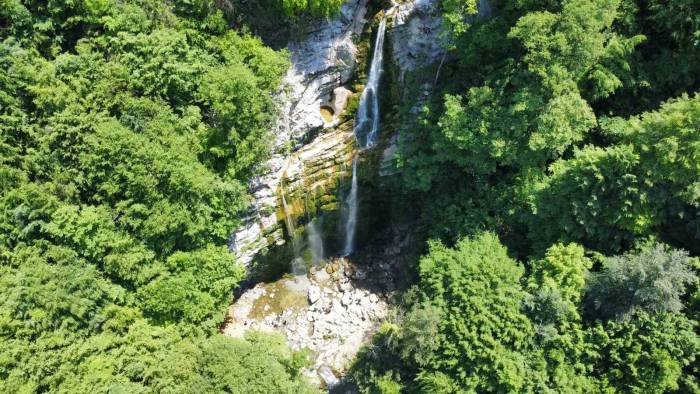 Saklıkent Şelalesi Doğal Güzelliği İle Dikkat Çekiyor