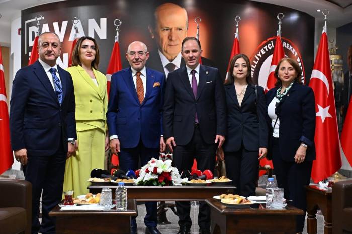 Chp Heyetinden Mhp’ye Bayram Ziyareti