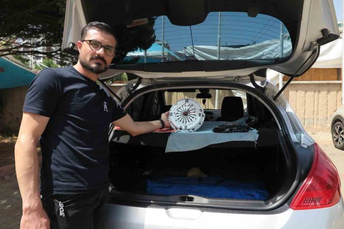 Atık Baskı Balatalarını Saat Olarak Geri Dönüştürüyor