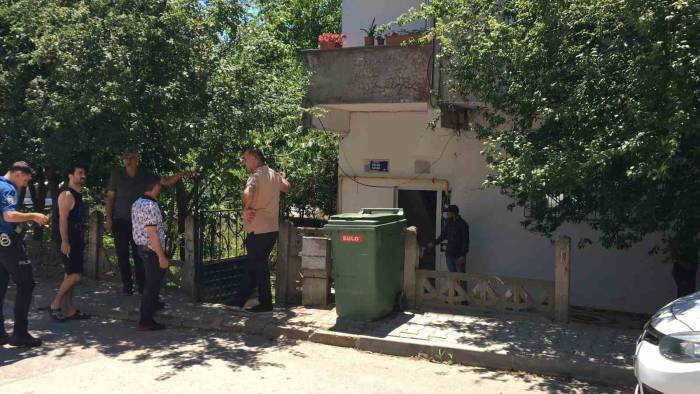 Çocuklar İçin Bir Araya Geldiği Eşini Bayram Günü Bıçaklayarak Kurşun Yağdırdı