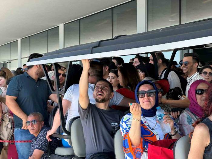 Adalar İskelesinde Bayram Yoğunluğu