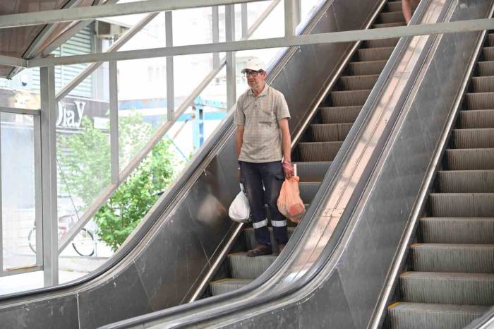 Şehitler Ve Gaziler Yaya Üst Geçidi Artık Çalışıyor