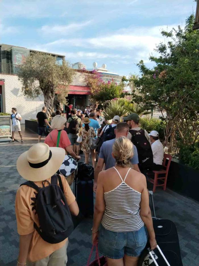 Kuşadası’ndan Sisam Adası’na Akın Ettiler