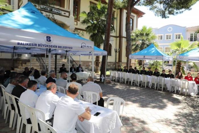 Edremit’te Resmi Bayramlaşma Yapıldı