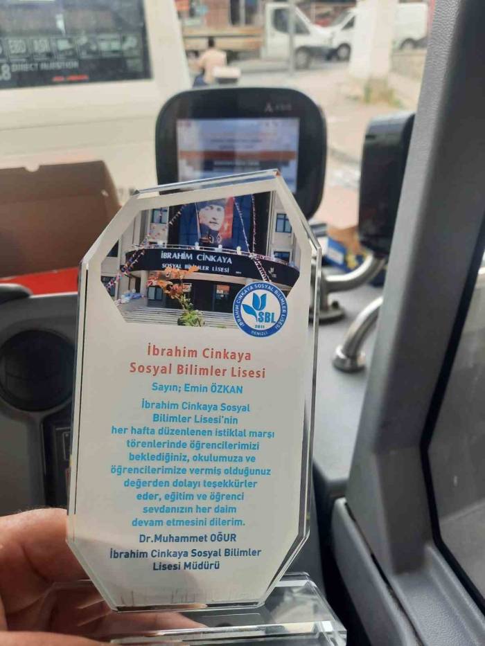 Eğitim Sevdalısı Şoföre Onur Ödülü