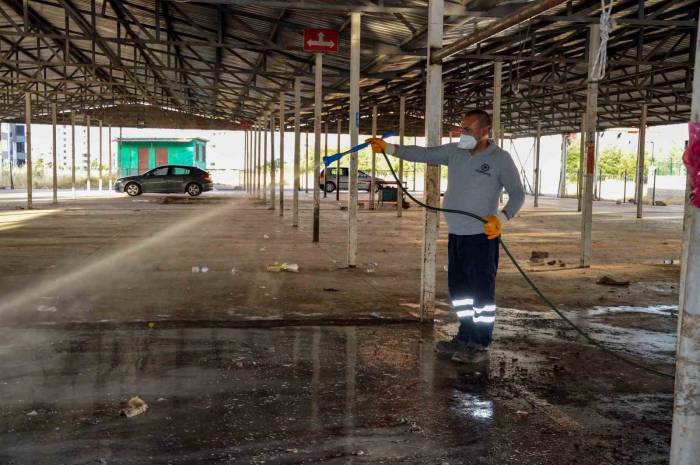 Kurban Kesim Yerleri Temizleniyor