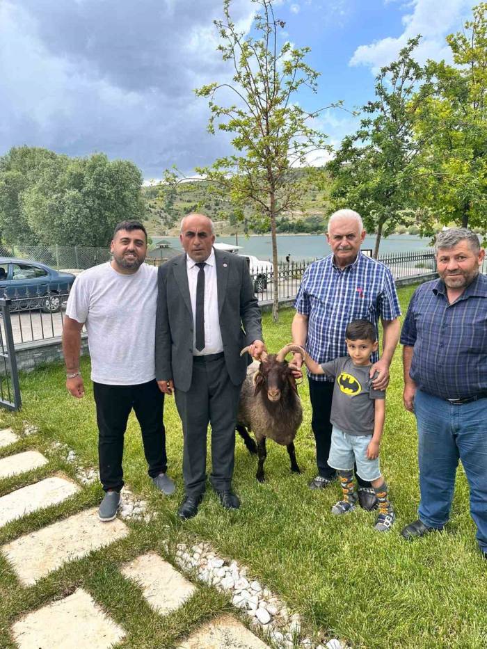 Binali Yıldırım: “Koç Gelemden Gürültüsü Geldi”