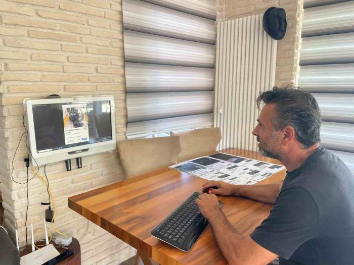 Bağışladığı Akülü Sandalyeyi İnternette Satıldığını Görünce Şok Oldu