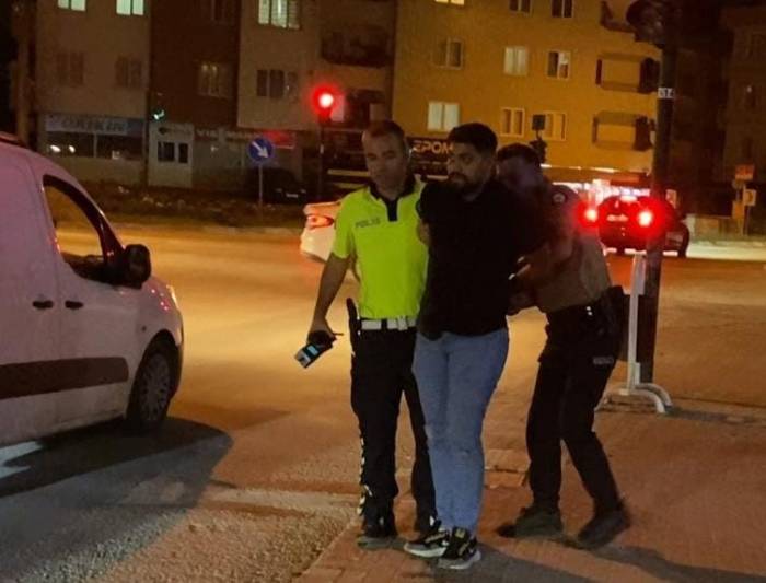 Dur İhtarına Uymadı, Motosikleti Bırakıp Kaçtı