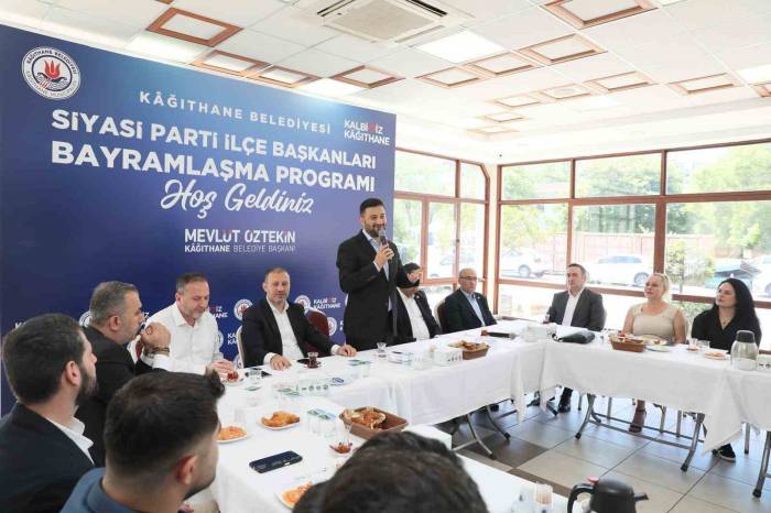 Kağıthane’de Siyasi Gelenek Bu Bayramda Da Yerini Buldu