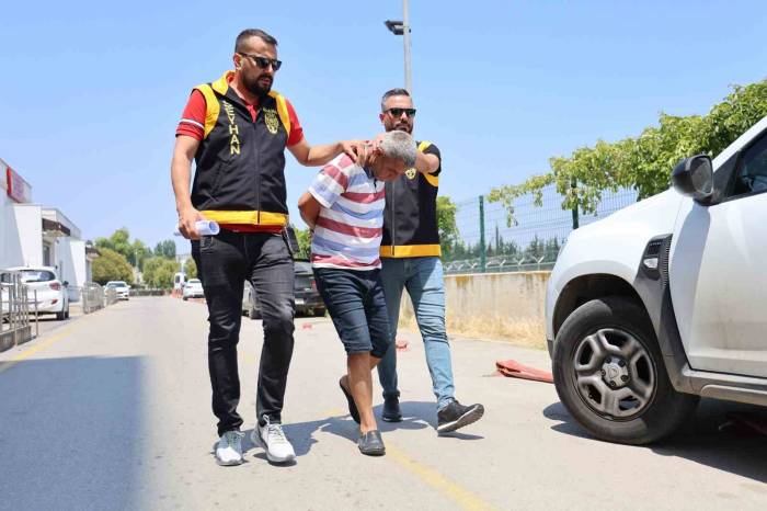 Mühür Bozma Suçundan Aranıyordu, Evinde Cephanelik Çıktı