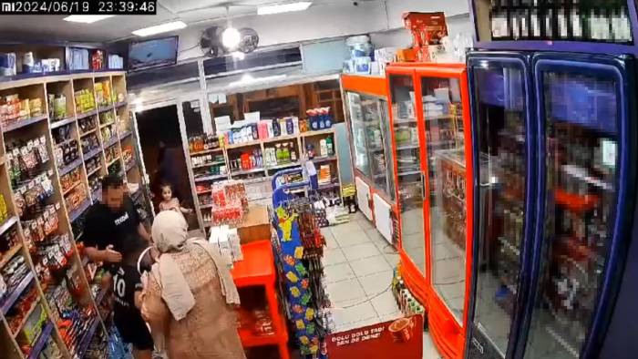 Fatih’te Öfkeli Baba 7 Yaşındaki Çocuğu Önce Darp, Sonra Tehdit Etti: O Anlar Kamerada