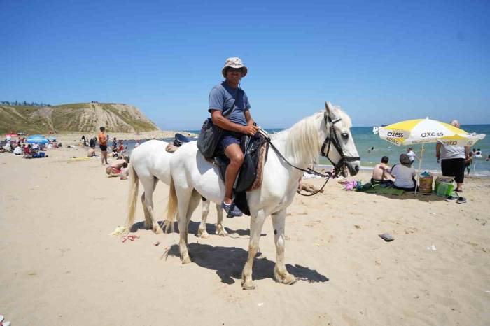 Kısırkaya Plajında Bayram Tatili Yoğunluğu