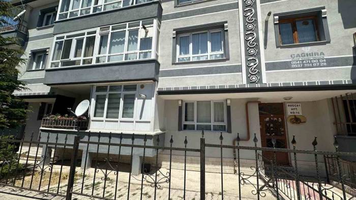 Ankara’da Uyuşturucu Kullandığı İddia Edilen Baba Eşini Ve 2 Kızını Darbetti