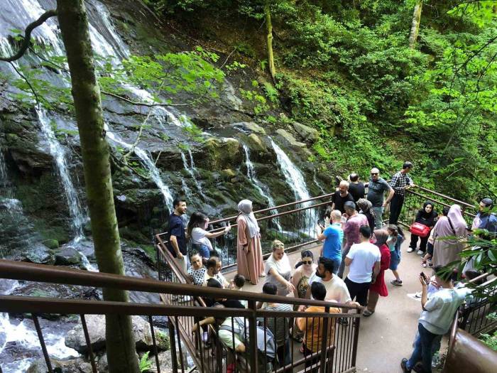 Bayram Boyunca Binlerce Kişiyi Ağırladı