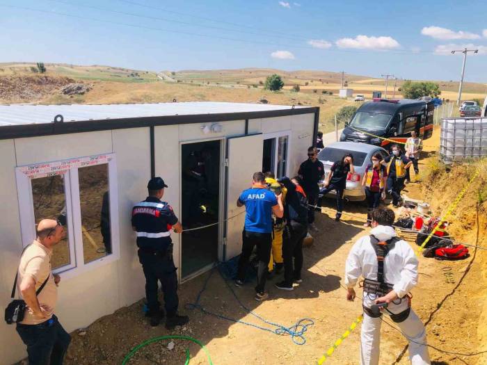 Kaçak Kazı Yapan 2 Kişi Girdikleri Çukurda Zehirlenerek Hayatını Kaybetti