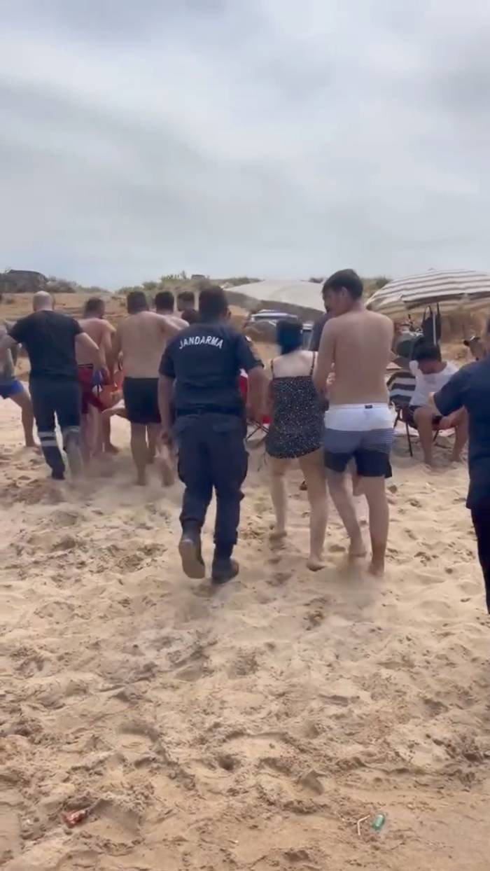 Boğulma Tehlikesi Geçiren Çocuğunu Kurtarmak İsteyen Baba Canından Oluyordu