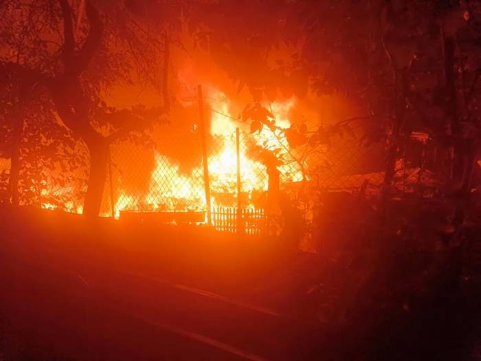 Sinop’ta 2 Ev, 2 Ahır, 1 Ambar Ve 1 Mobilya Atölyesi Yanarak Kül Oldu