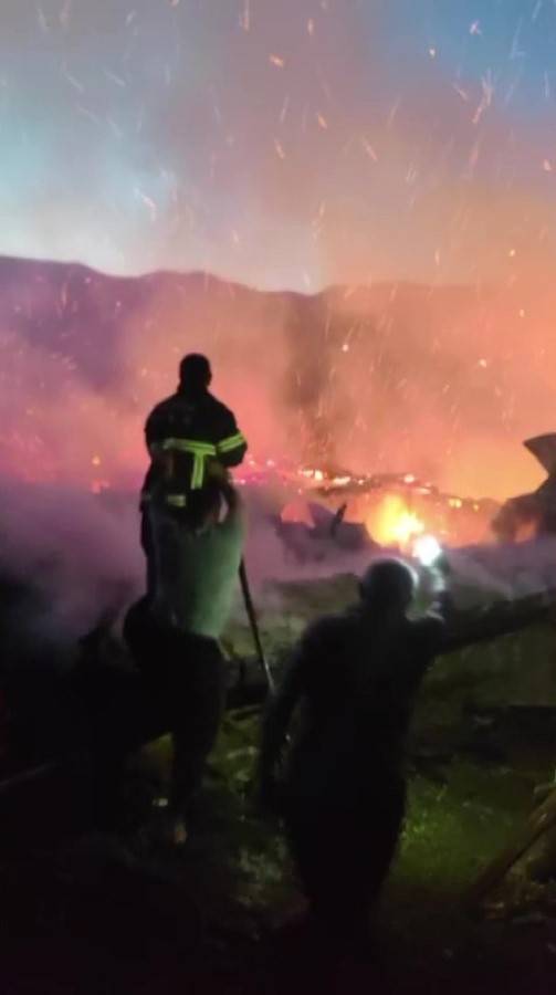 Evde Çıkan Yangında 2 Büyükbaş Ve 1 Köpek Telef Oldu