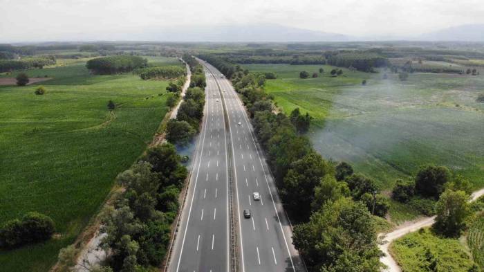 Dönüş Yolunda Anadolu Otoyolu Sakarya Geçişinde Trafik Normal Seyrinde