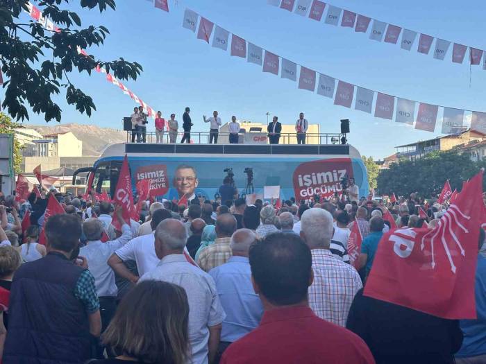 Chp Genel Başkanı Özel, Malatya’da Partililerle Buluştu