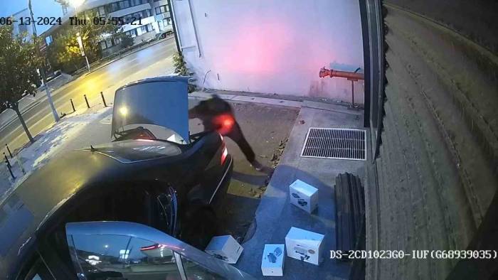 Üsküdar’da 2 Milyon Tl’lik Dron Hırsızlığı Kamerada