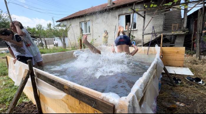 Bin 500 Liraya 4 Kişilik Havuz Yaptı