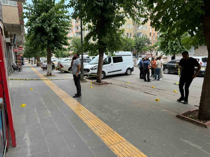 Diyarbakır’da Anlaşma Masasında Silahlar Konuştu: 4 Yaralı