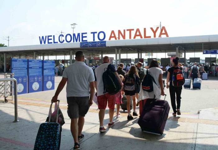 (Düzeltme) Antalya, 17 Milyon Yolcu Beklentisini Karşılayacak