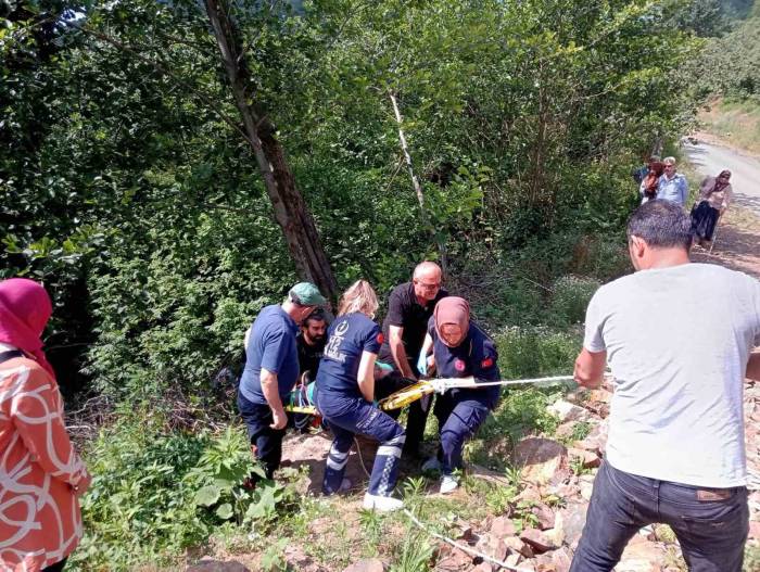 Atv Motor İle Uçuruma Yuvarlanan İki Kişi Kurtarıldı